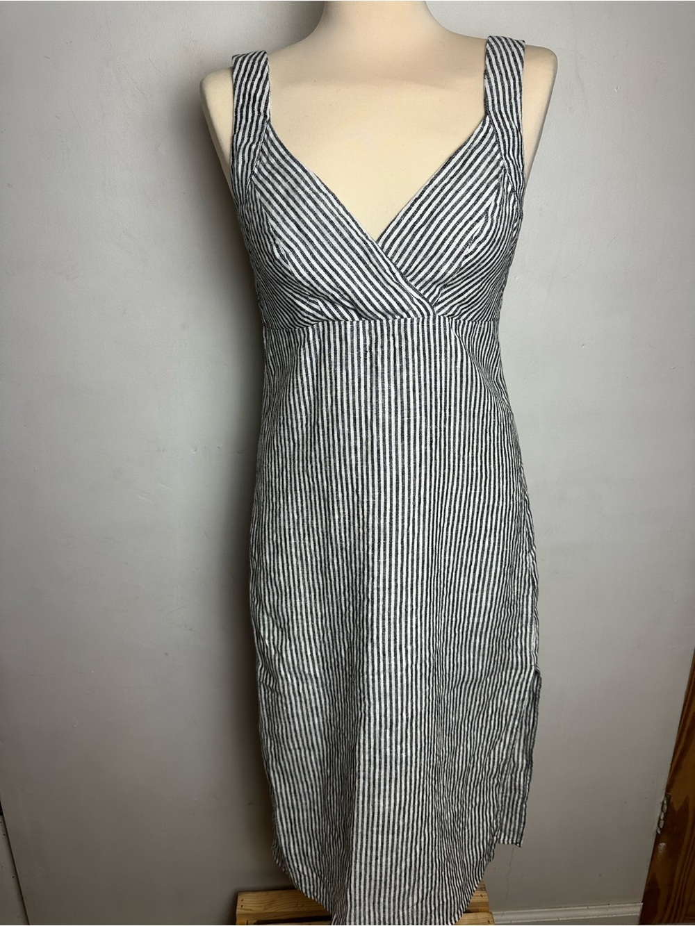 Reformation 100% Linen Dress Women's Size 6 Striped Lightweight Summer Beach